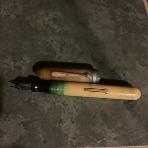 COPY - Rare 14 k nib Vintage Underwood fountain pen -not functional